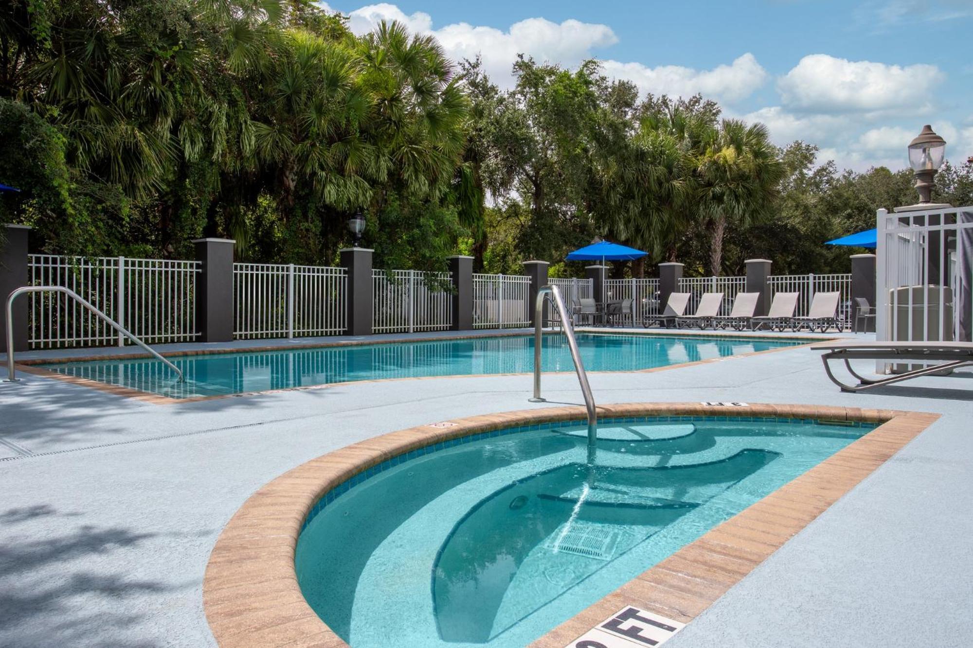 Holiday Inn Express & Suites Bradenton East-Lakewood Ranch By Ihg Ngoại thất bức ảnh